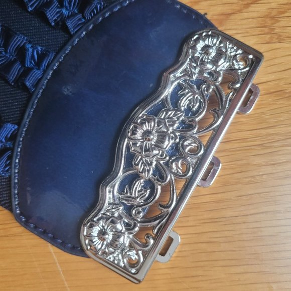 Navy Elastic Ruffle Belt with Interlocking Silver Clasp Buckle - Picture 2 of 5